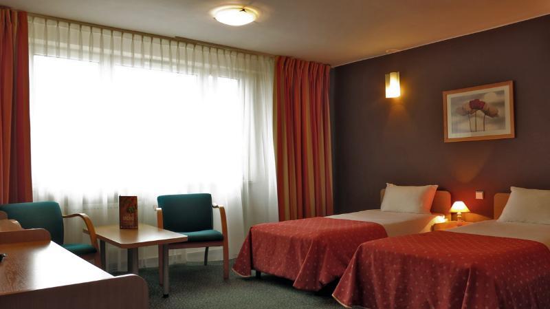 Hotel Wilanow Warszawa By Desilva Екстер'єр фото