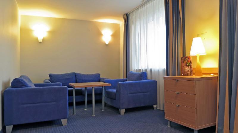 Hotel Wilanow Warszawa By Desilva Екстер'єр фото