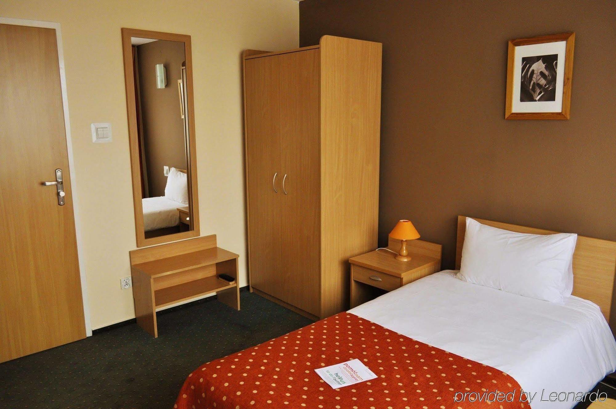 Hotel Wilanow Warszawa By Desilva Екстер'єр фото