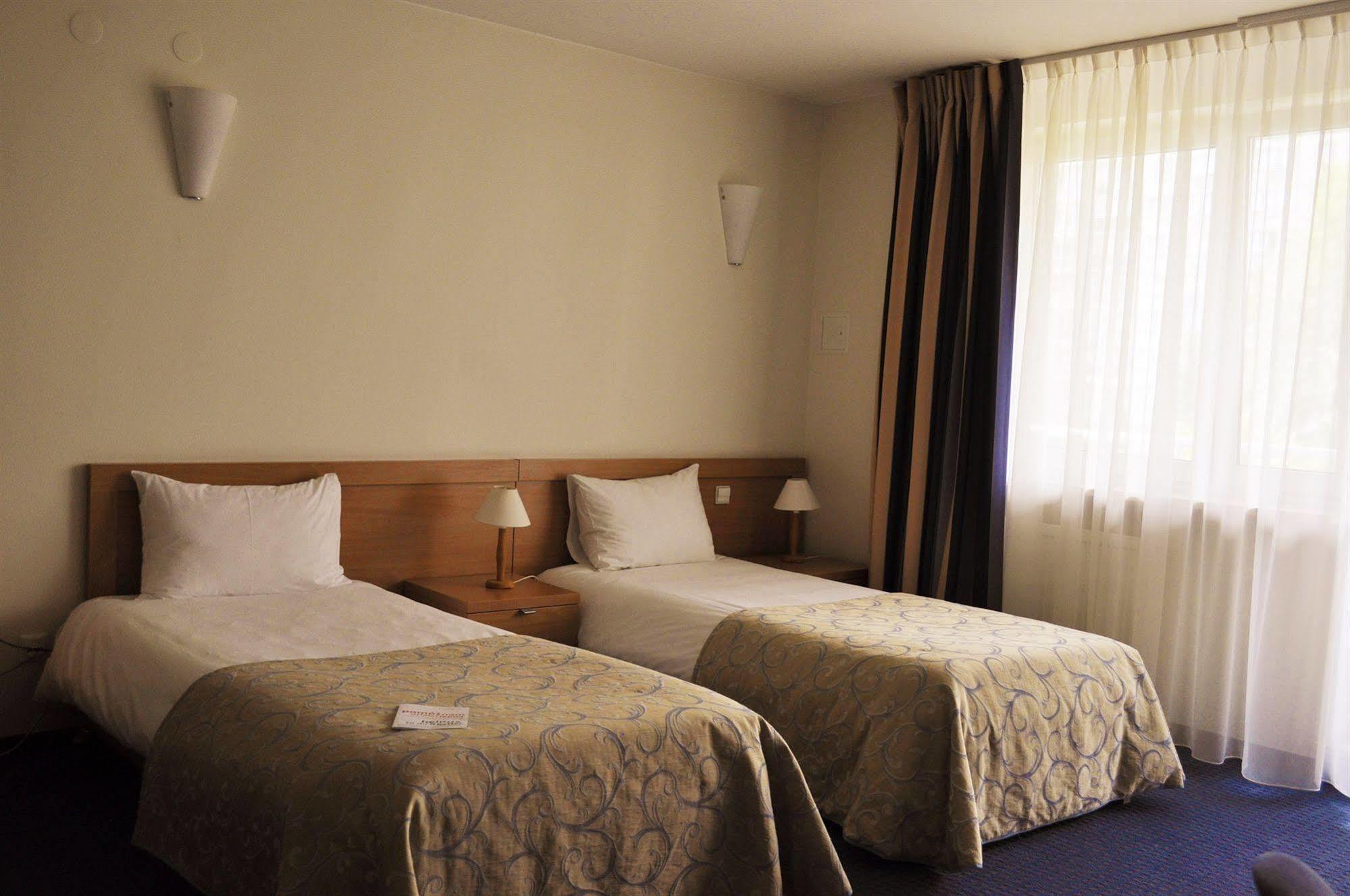 Hotel Wilanow Warszawa By Desilva Екстер'єр фото