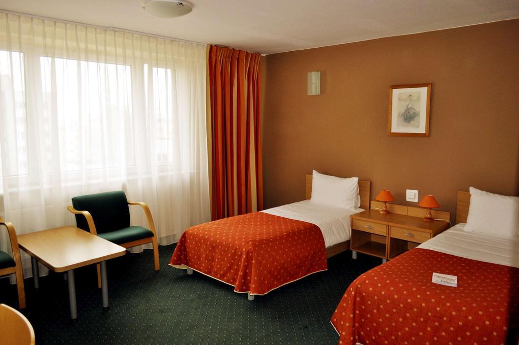 Hotel Wilanow Warszawa By Desilva Екстер'єр фото