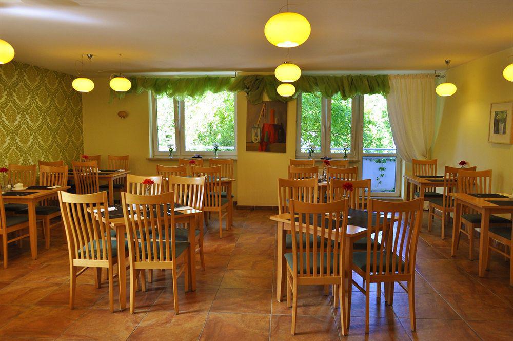 Hotel Wilanow Warszawa By Desilva Екстер'єр фото